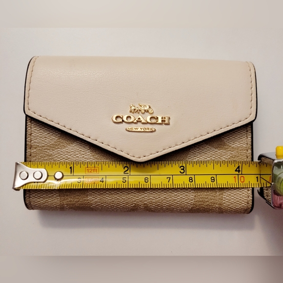 Coach Women's Mini Cream and Tan Wallet In Signature Leather Design - Picture 9 of 10